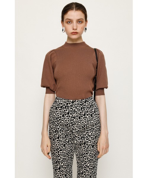 SLY(スライ)の「SQUARE ARM PUFF SLEEVE TOPS スクエアアーム パフスリーブ トップス(ニット/セーター・レディース・ブラック/ブラウン/オフホワイト/ライトグリーン・FREE)」の14枚目の写真