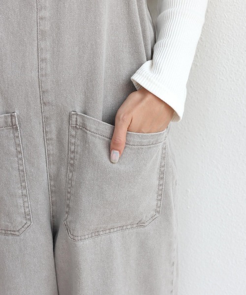 andme（アンドミー）の「コットンツイルダブルポケットワイドサロペット（サロペット/オーバーオール・レディース・グレー/ブラック/オフホワイト/ケミカルウォッシュ/カーキ/サックスブルー・M/L）」の17枚目の写真