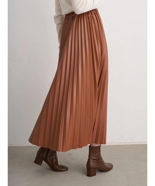 earth music&ecology（アースミュージックアンドエコロジー）の「フェイクレザープリーツスカート　＊（スカート・レディース・ブラック/ライトブラウン・FREE）」の11枚目の写真