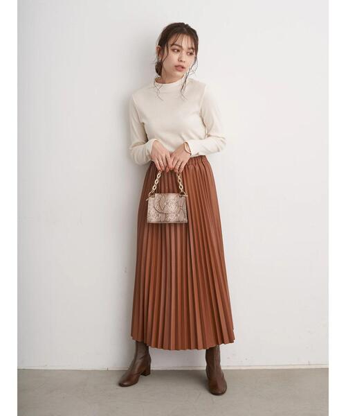 earth music&ecology（アースミュージックアンドエコロジー）の「フェイクレザープリーツスカート　＊（スカート・レディース・ブラック/ライトブラウン・FREE）」の13枚目の写真