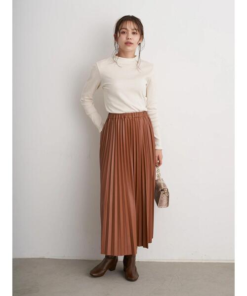 earth music&ecology（アースミュージックアンドエコロジー）の「フェイクレザープリーツスカート　＊（スカート・レディース・ブラック/ライトブラウン・FREE）」の14枚目の写真