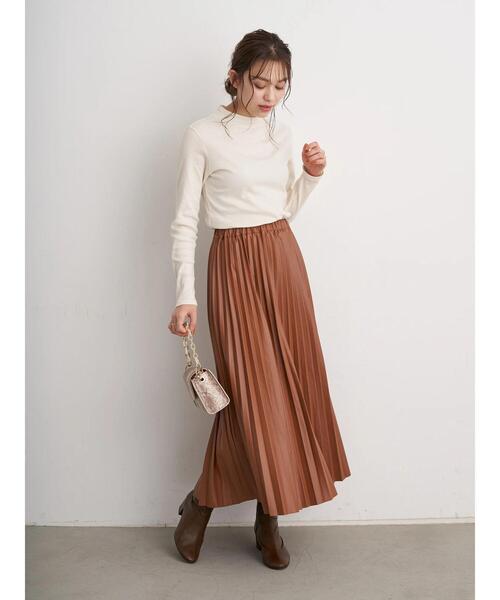 earth music&ecology（アースミュージックアンドエコロジー）の「フェイクレザープリーツスカート　＊（スカート・レディース・ブラック/ライトブラウン・FREE）」の15枚目の写真