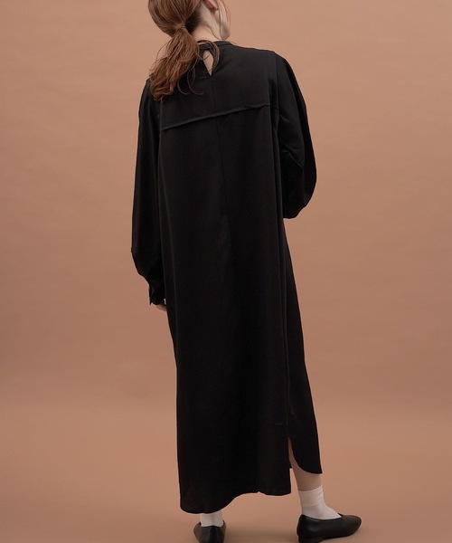 hinari（ヒナリ）の「ボリュームスリーブワンピース（ワンピース・レディース・ブラック/アイボリー/マスタード・FREE）」の19枚目の写真