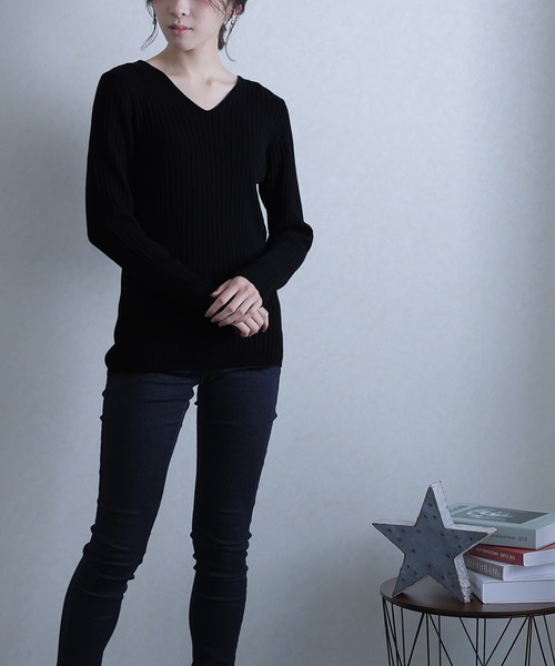 ElegChic(エレグシック)の「Vネックリブニット(ニット/セーター・レディース・ブラック/ダークグリーン/ボルドー/杢グレー/グレイッシュベージュ/オフホワイト・MEDIUM/X-LARGE/XXX-LARGE)」の3枚目の写真