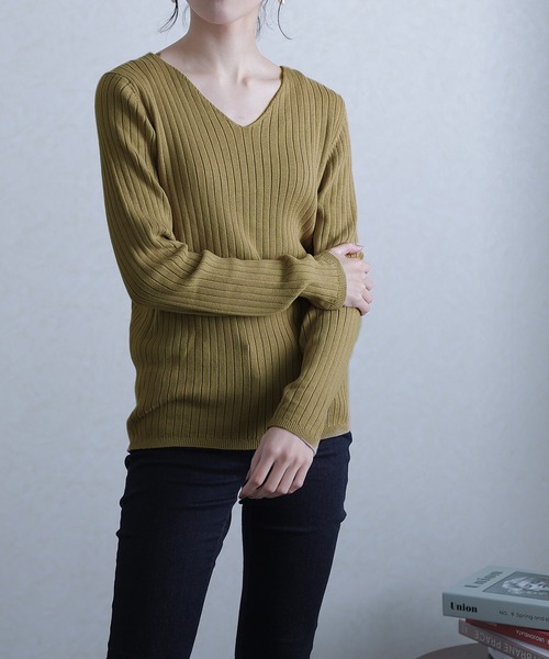 ElegChic(エレグシック)の「Vネックリブニット(ニット/セーター・レディース・ブラック/ダークグリーン/ボルドー/杢グレー/グレイッシュベージュ/オフホワイト・MEDIUM/X-LARGE/XXX-LARGE)」の11枚目の写真