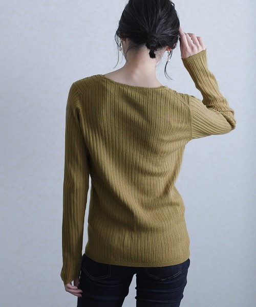 ElegChic(エレグシック)の「Vネックリブニット(ニット/セーター・レディース・ブラック/ダークグリーン/ボルドー/杢グレー/グレイッシュベージュ/オフホワイト・MEDIUM/X-LARGE/XXX-LARGE)」の13枚目の写真