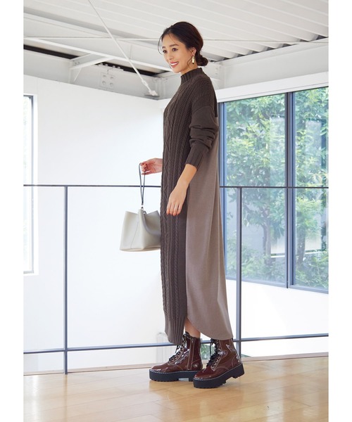 STYLE DELI（スタイルデリ）の「背面切替ケーブル編みニットワンピースB（ワンピース・レディース・グレー/ブラウン系・01/02）」の5枚目の写真