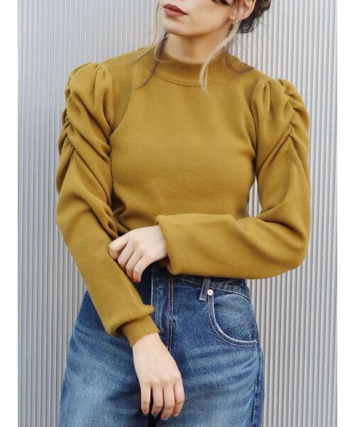 EVRIS(エヴリス)の「ショルダーギャザーボトルネックニットトップス(ニット/セーター・レディース・ブラック/パープル/アイボリー/マスタード・FREE)」の4枚目の写真