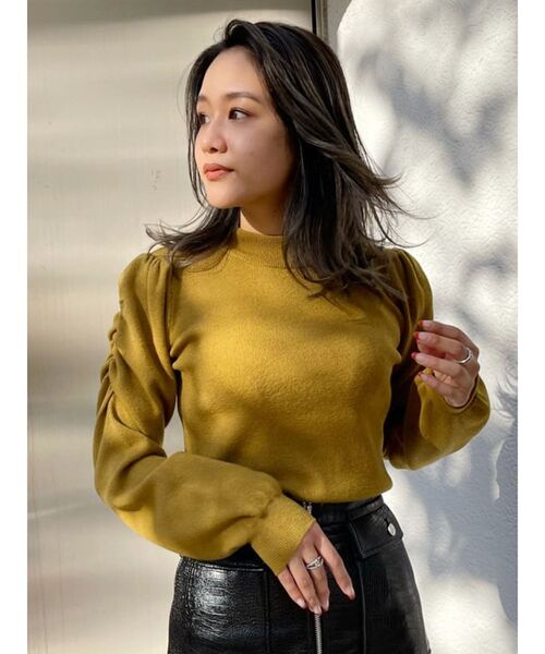 EVRIS(エヴリス)の「ショルダーギャザーボトルネックニットトップス(ニット/セーター・レディース・ブラック/パープル/アイボリー/マスタード・FREE)」の5枚目の写真