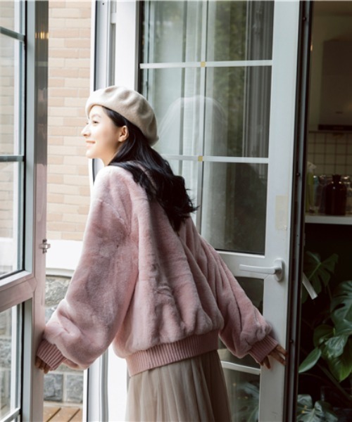 KOR（ケーオーアール）の「ボリューム袖もふわふわプルオーバー（スウェット・レディース・クリーム/ピンク・FREE）」の11枚目の写真