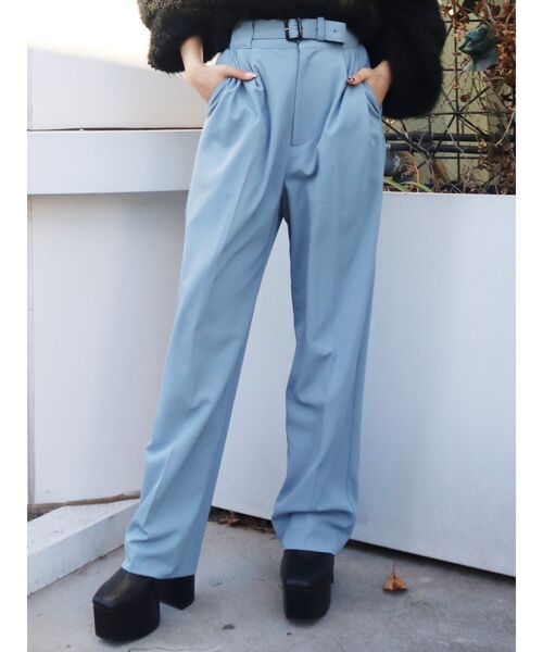 EVRIS（エヴリス）の「ルーズタックテーパードパンツ（その他パンツ・レディース・パープル/アイボリー/ブルー・SMALL/MEDIUM）」の3枚目の写真