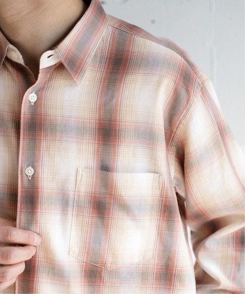 417 EDIFICE（フォーワンセブンエディフィス）の「【ESSENTIAL / エッセンシャル】 オンブレーレギュラーシャツ（シャツ/ブラウス・メンズ・ベージュ/カーキ/グリーン・SMALL/MEDIUM/LARGE）」の2枚目の写真