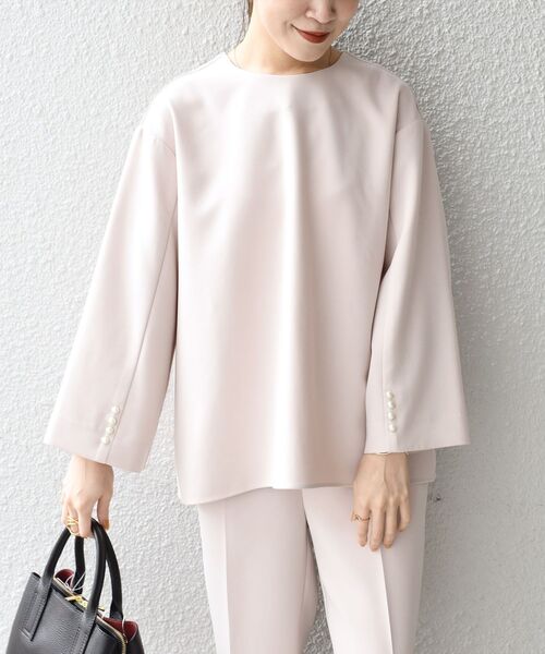 SHIPS（シップス）の「〈手洗い可能〉パールモチーフボタンクルーネックブラウス◆（シャツ/ブラウス・レディース・ベージュ/ネイビー・36/38）」の14枚目の写真