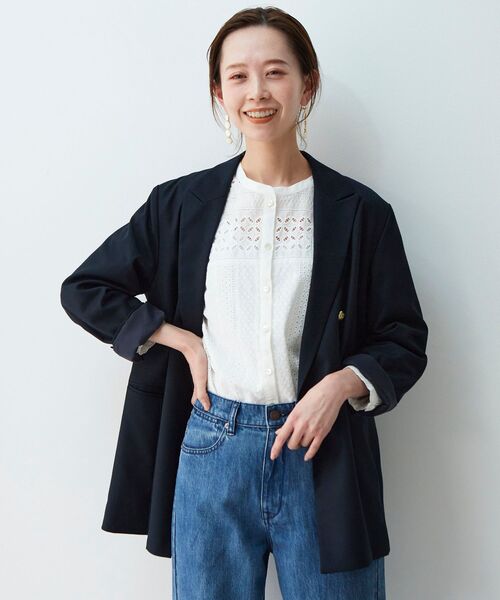 le.coeur blanc(ルクールブラン)の「ピークドカラーダブルブレストジャケット(テーラードジャケット・レディース・グレイッシュベージュ/ネイビー・38)」の3枚目の写真