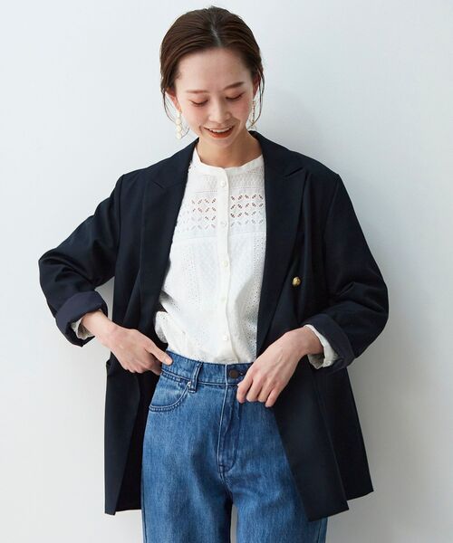 le.coeur blanc(ルクールブラン)の「ピークドカラーダブルブレストジャケット(テーラードジャケット・レディース・グレイッシュベージュ/ネイビー・38)」の4枚目の写真