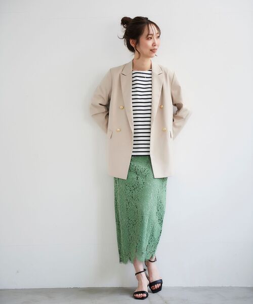 le.coeur blanc(ルクールブラン)の「ピークドカラーダブルブレストジャケット(テーラードジャケット・レディース・グレイッシュベージュ/ネイビー・38)」の13枚目の写真