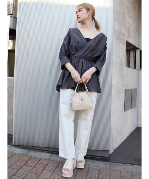 MURUA(ムルーア)の「シアーカシュクールシャツ(シャツ/ブラウス・レディース・ホワイト/ダークグレー/ブラック・FREE)」の12枚目の写真