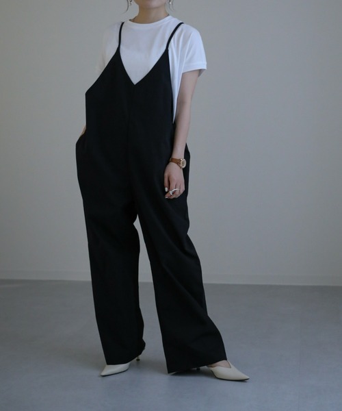 sakishimatokyo（サキシマトーキョー）の「Vネックキャミサロペット（サロペット/オーバーオール・レディース・ブラック/ベージュ・FREE）」の4枚目の写真