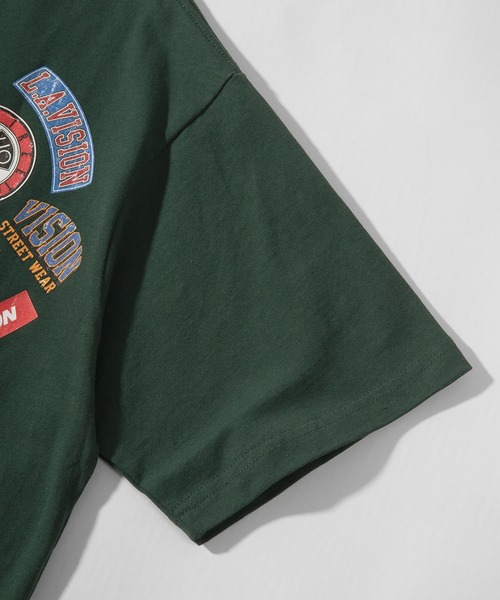 VISION STREET WEAR（ヴィジョンストリートウェア）の「【VISION STREET  WEAR/ヴィジョンストリートウェア】ビッグシルエット ランダムブランドステッカー バックプリントTシャツ/半袖Tシャツ（Tシャツ/カットソー・メンズ・ホワイト/グリーン/マスタード/スミクロ・M/L/XL）」の18枚目の写真