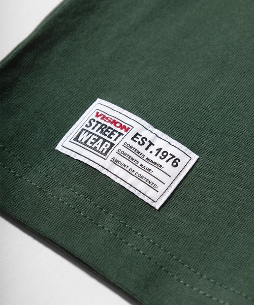 VISION STREET WEAR（ヴィジョンストリートウェア）の「【VISION STREET  WEAR/ヴィジョンストリートウェア】ビッグシルエット ランダムブランドステッカー バックプリントTシャツ/半袖Tシャツ（Tシャツ/カットソー・メンズ・ホワイト/グリーン/マスタード/スミクロ・M/L/XL）」の5枚目の写真
