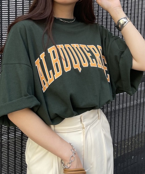 WEGO（ウィゴー）の「WEGO/ヘビーウエイト カレッジロゴBIGT（Tシャツ/カットソー・メンズ・ダークグリーン/オレンジ/ブルー/オートミール/グレー系その他/パープル系その他/ネイビー/ホワイト・MEDIUM/LARGE）」の4枚目の写真