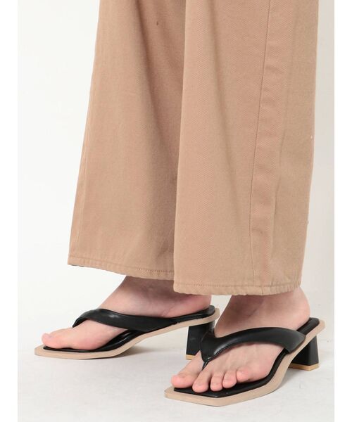 EVRIS（エヴリス）の「クッショントングサンダル（サンダル・レディース・ホワイト/ブラック/グリーン・MEDIUM/LARGE）」の22枚目の写真