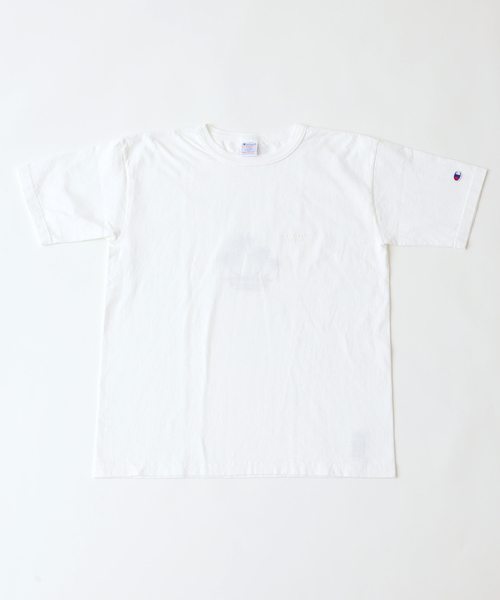 Champion(チャンピオン)の「【CHAMPION/チャンピオン】T1011 SUPER MARKET/スーパーマーケット(Tシャツ/カットソー・メンズ・ホワイト/ブラック/ネイビー/グレー・MEDIUM/LARGE/X-LARGE)」の2枚目の写真