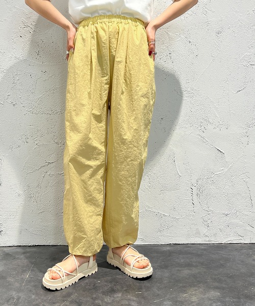 apres jour mignon(アプレジュールミニョン)の「ナイロンジョガーパンツ【ZOZOTOWN限定アイテム】(その他パンツ・レディース・オフホワイト/ピンク/イエロー・フリー/X-LARGE)」の11枚目の写真