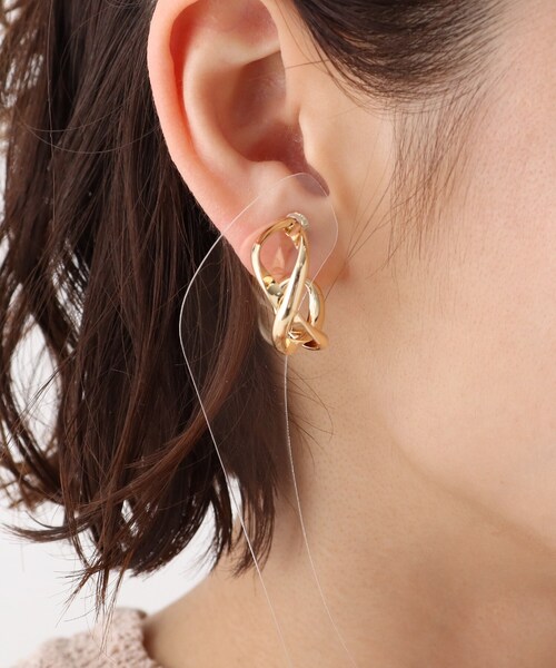 OPAQUE.CLIP（オペークドットクリップ）の「◆変形ラインフープ（ピアス（両耳用）・レディース・ゴールド/シルバー・00）」の6枚目の写真