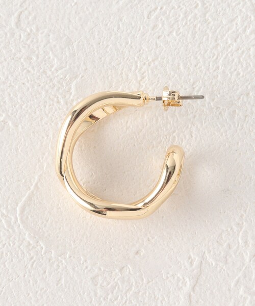 OPAQUE.CLIP（オペークドットクリップ）の「◆変形ラインフープ（ピアス（両耳用）・レディース・ゴールド/シルバー・00）」の5枚目の写真