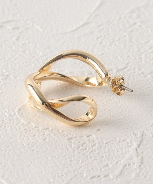 OPAQUE.CLIP（オペークドットクリップ）の「◆変形ラインフープ（ピアス（両耳用）・レディース・ゴールド/シルバー・00）」の8枚目の写真