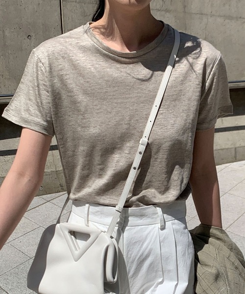 MUYMONA(ムイモナ)の「クルーネック ベーシックリネンTシャツ mmw22s026【MUYMONA】【2022SS】(Tシャツ/カットソー・レディース・ホワイト/ベージュ・FREE)」の2枚目の写真