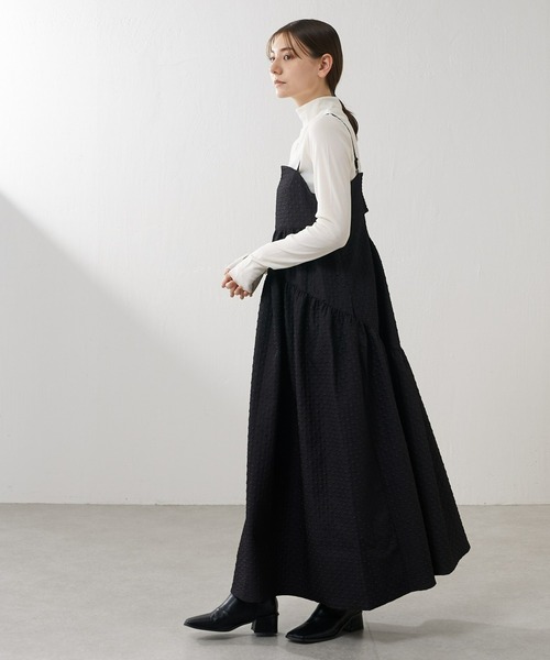 Lui's（ルイス）の「バックデザインジャガードキャミワンピース（ワンピース・レディース・ベージュ/ブラック・FREE）」の2枚目の写真