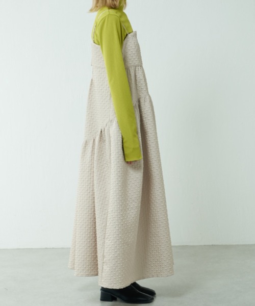 Lui's（ルイス）の「バックデザインジャガードキャミワンピース（ワンピース・レディース・ベージュ/ブラック・FREE）」の4枚目の写真