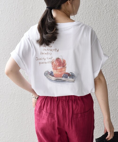 SHIPS(シップス)の「*オーガニックコットンカフェプリントTEE◇(Tシャツ/カットソー・レディース・ホワイト/チャコールグレー/ライトホワイト/ベージュ/ダークグレー/ホワイト系/ベージュ系・ONE SIZE)」の2枚目の写真