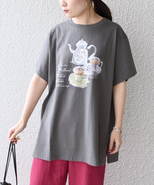 SHIPS(シップス)の「*オーガニックコットンカフェプリントTEE◇(Tシャツ/カットソー・レディース・ホワイト/チャコールグレー/ライトホワイト/ベージュ/ダークグレー/ホワイト系/ベージュ系・ONE SIZE)」の1枚目の写真