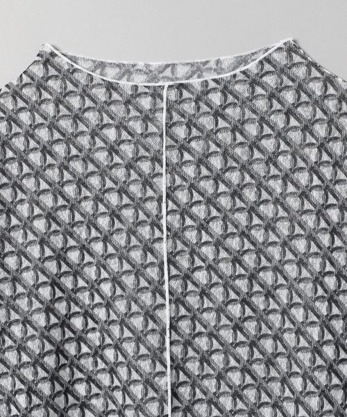 JEANASIS（ジーナシス）の「モノグラムシアープルオーバーSS/352701（Tシャツ/カットソー・レディース・ホワイト系その他/ブラック系その他/グリーン系その他・FREE）」の5枚目の写真