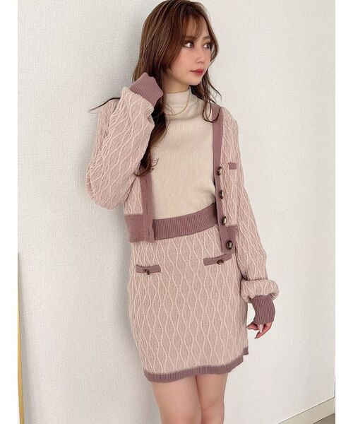 RESEXXY（リゼクシー）の「バイカラーニットミニスカート【セットアップ着用可能】（スカート・レディース・オフホワイト/ブラック/ピンク/ブルー・FREE）」の17枚目の写真