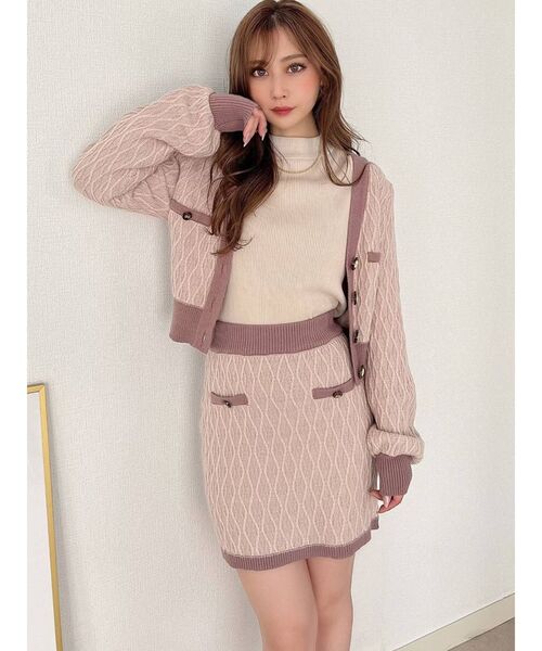 RESEXXY（リゼクシー）の「バイカラーニットミニスカート【セットアップ着用可能】（スカート・レディース・オフホワイト/ブラック/ピンク/ブルー・FREE）」の6枚目の写真