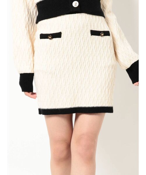 RESEXXY（リゼクシー）の「バイカラーニットミニスカート【セットアップ着用可能】（スカート・レディース・オフホワイト/ブラック/ピンク/ブルー・FREE）」の16枚目の写真