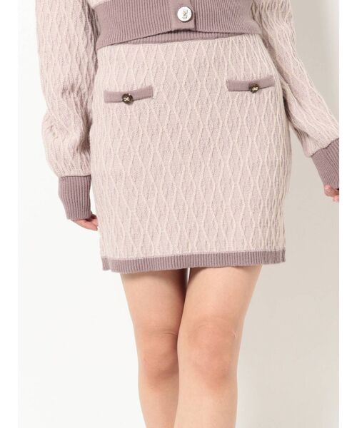 RESEXXY（リゼクシー）の「バイカラーニットミニスカート【セットアップ着用可能】（スカート・レディース・オフホワイト/ブラック/ピンク/ブルー・FREE）」の12枚目の写真