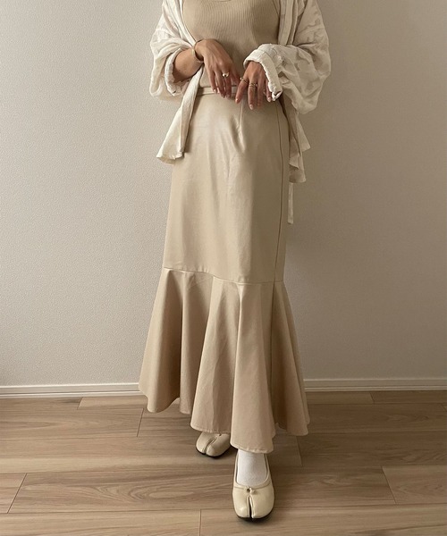 junoah（ジュノア）の「PUレザーフレアマーメイドスカート（スカート・レディース・ブラック/ブラウン/アイボリー・SMALL/MEDIUM/LARGE/X-LARGE）」の11枚目の写真