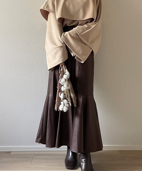 junoah（ジュノア）の「PUレザーフレアマーメイドスカート（スカート・レディース・ブラック/ブラウン/アイボリー・SMALL/MEDIUM/LARGE/X-LARGE）」の12枚目の写真