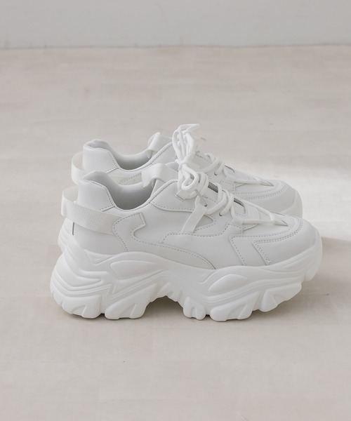 OLIVE des OLIVE（オリーブデオリーブ）の「ホワイト厚底スニーカー（スニーカー・レディース・ホワイト・SMALL/X-LARGE/LARGE/MEDIUM）」の9枚目の写真