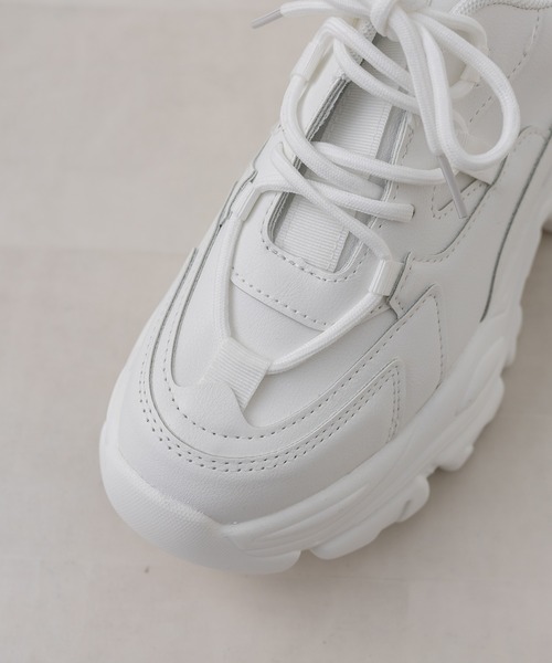 OLIVE des OLIVE（オリーブデオリーブ）の「ホワイト厚底スニーカー（スニーカー・レディース・ホワイト・SMALL/X-LARGE/LARGE/MEDIUM）」の11枚目の写真