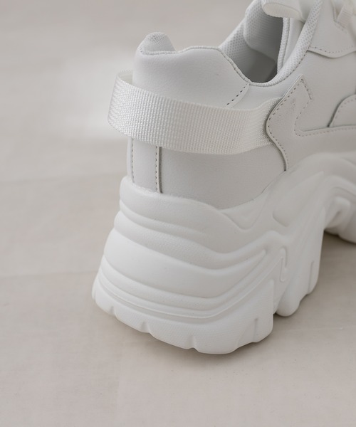 OLIVE des OLIVE（オリーブデオリーブ）の「ホワイト厚底スニーカー（スニーカー・レディース・ホワイト・SMALL/X-LARGE/LARGE/MEDIUM）」の13枚目の写真
