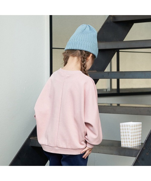 b・ROOM（ビールーム）の「【表コットン毛玉バイバイ】カレッジロゴプリントドルマンスエット（スウェット・キッズ・ベージュ/レンガ/ピンク/ブルーグレー/ネイビー/チャコール・150cm/100cm/130cm/140cm/110cm/120cm）」の11枚目の写真