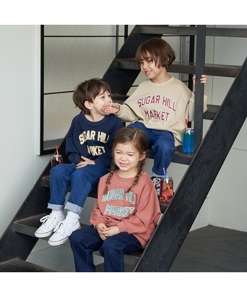 b・ROOM（ビールーム）の「【表コットン毛玉バイバイ】カレッジロゴプリントドルマンスエット（スウェット・キッズ・ベージュ/レンガ/ピンク/ブルーグレー/ネイビー/チャコール・150cm/100cm/130cm/140cm/110cm/120cm）」の22枚目の写真