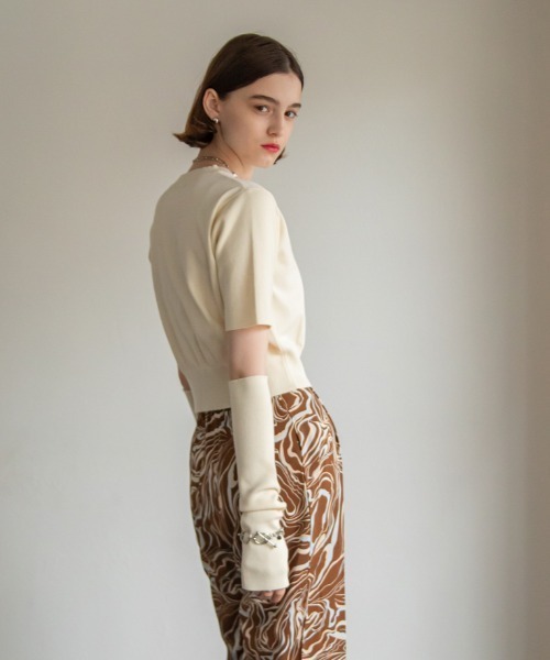 VACANCY（ヴァカンシー）の「アームウォーマー付きハーフスリーブニット（Tシャツ/カットソー・レディース・ホワイト/ブラック/ブルー・FREE）」の18枚目の写真