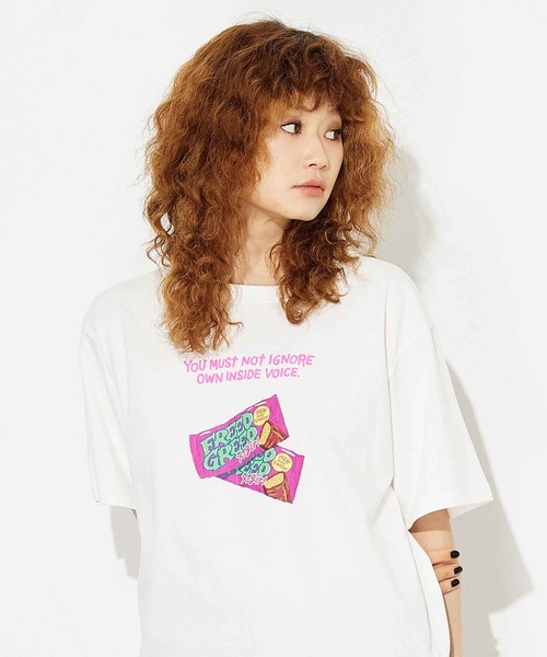 X-girl（エックスガール）の「X-girl × YUGO. CHOCOLATE S/S TEE（Tシャツ/カットソー・レディース・ホワイト/ブラック・M/L）」の3枚目の写真
